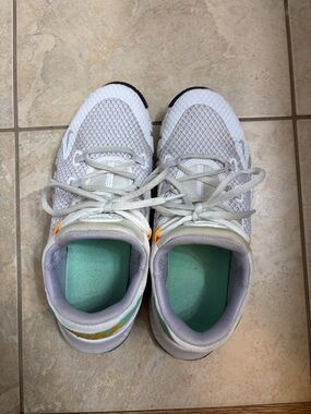 Nike White and Light Gray Athletic Sneakers with Mint Insole